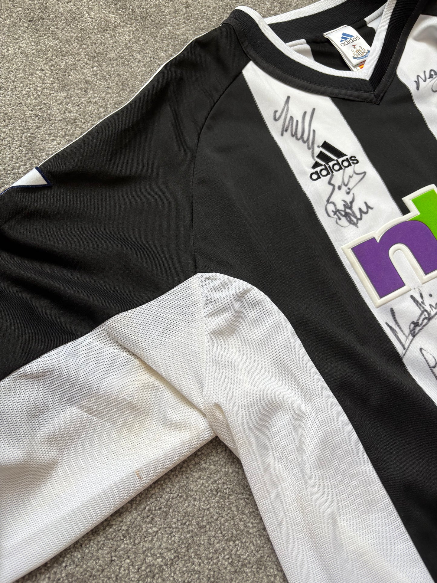 Player Issue Newcastle United 2001 Home Shirt Speed #11 Signed By Whole Squad