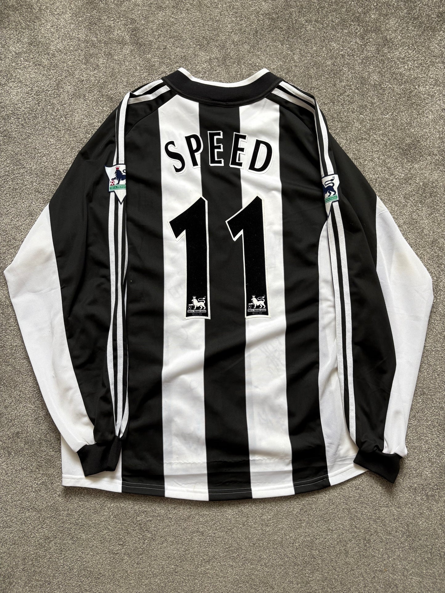 Player Issue Newcastle United 2001 Home Shirt Speed #11 Signed By Whole Squad