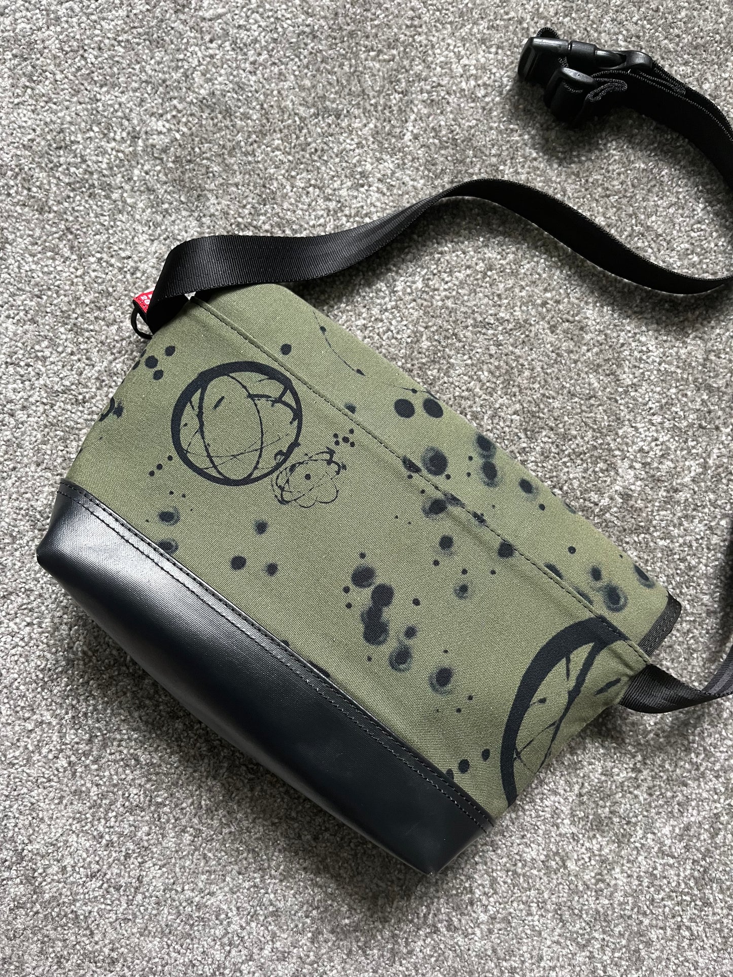 Futura Side Bag