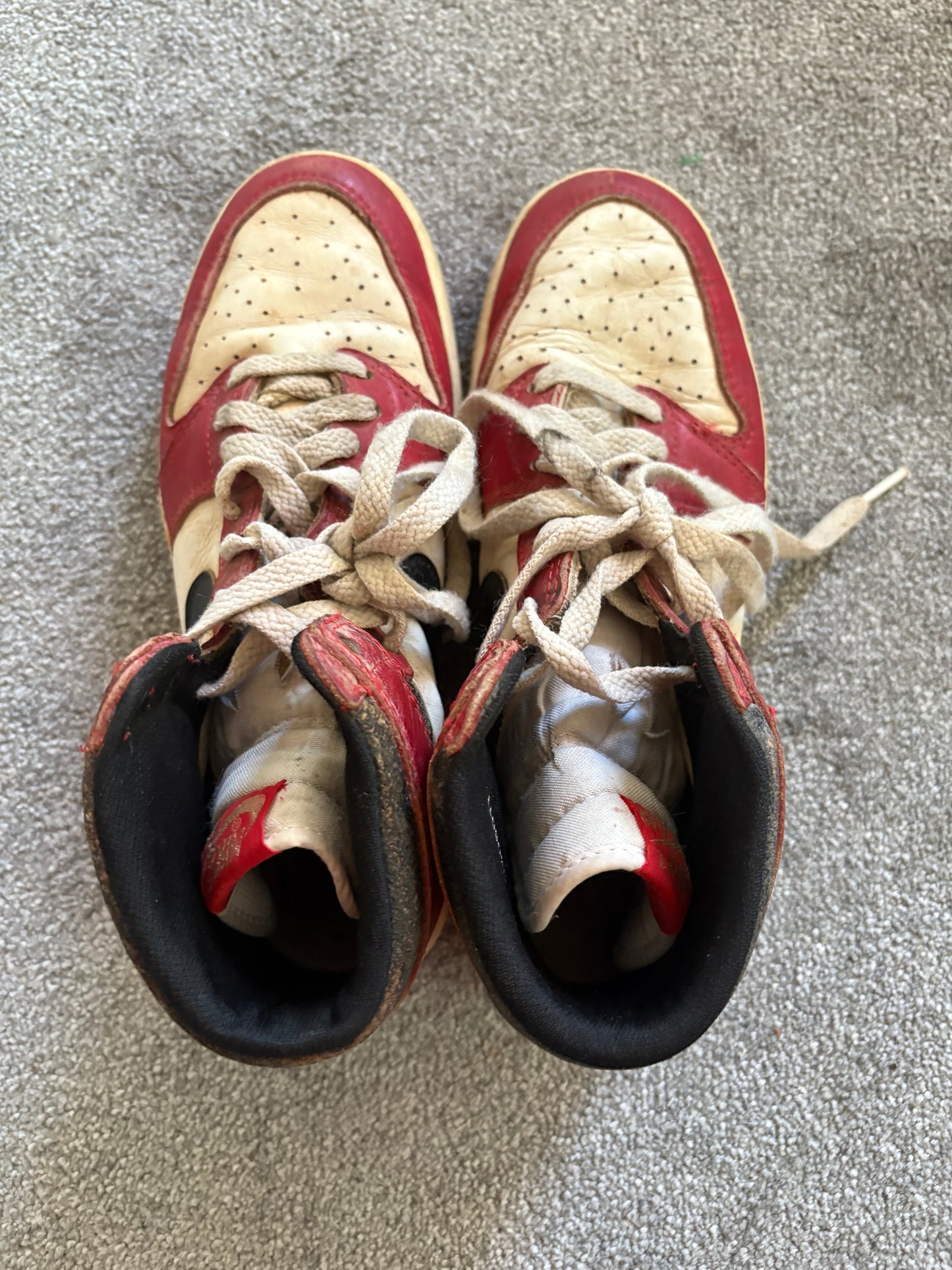 Nike 1985 Jordan 1 Chicago OG Trainers