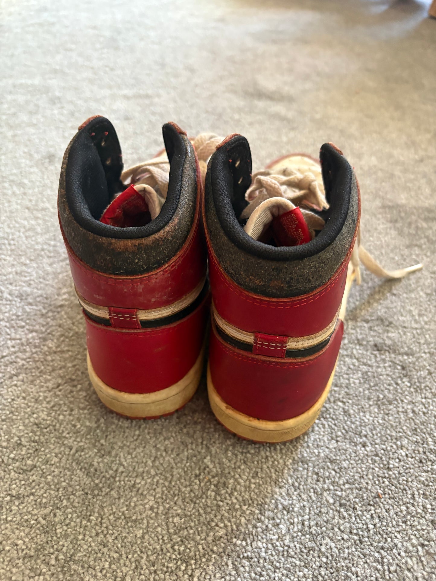 Nike 1985 Jordan 1 Chicago OG Trainers