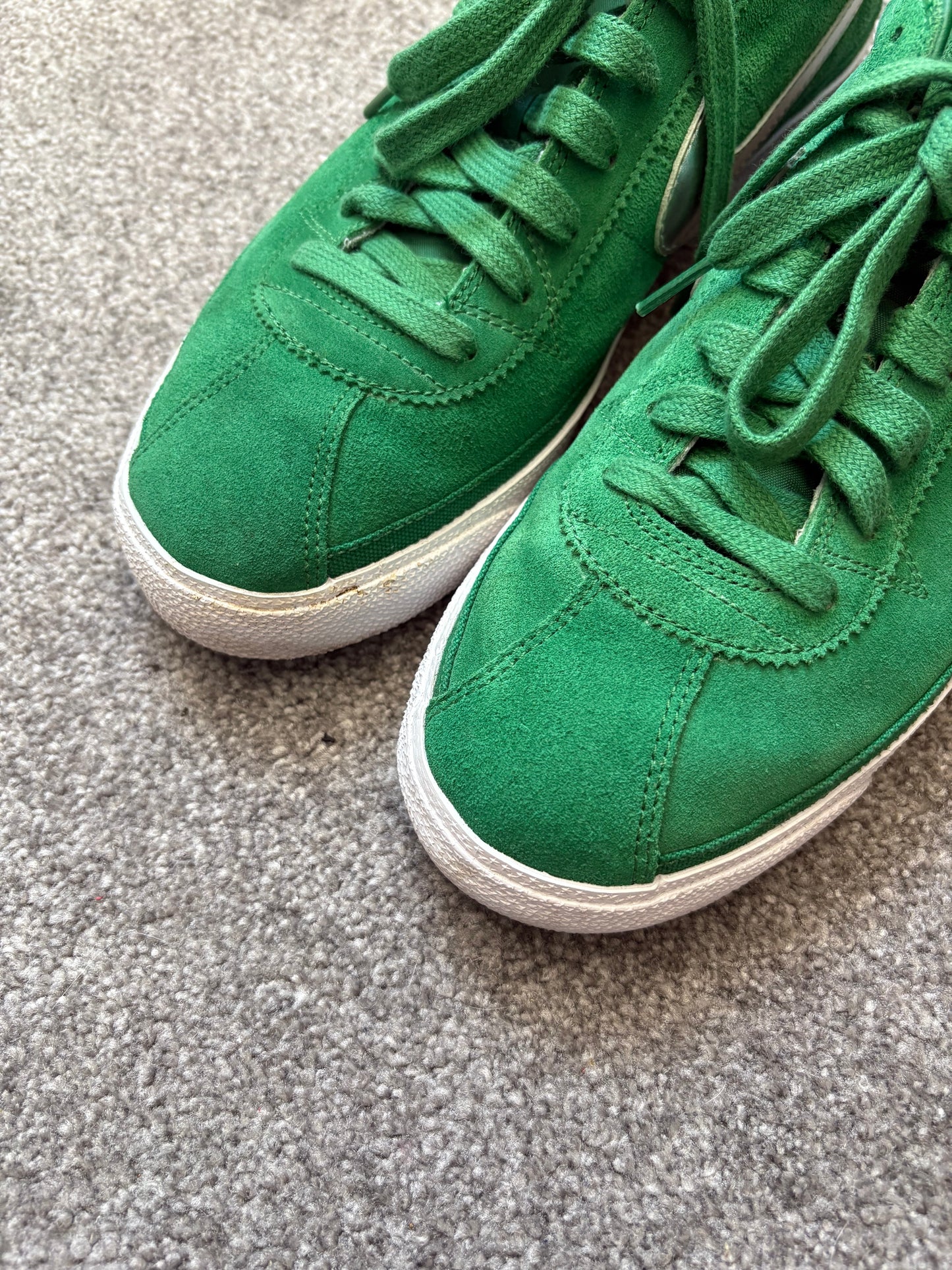 Nike SB x Supreme 2009 Zoom Bruin Trainers