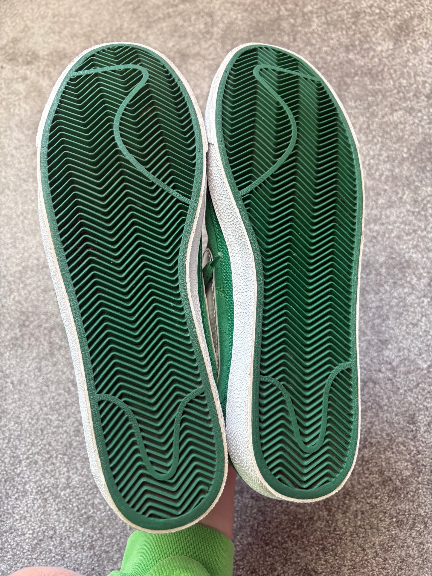 Nike SB x Supreme 2009 Zoom Bruin Trainers