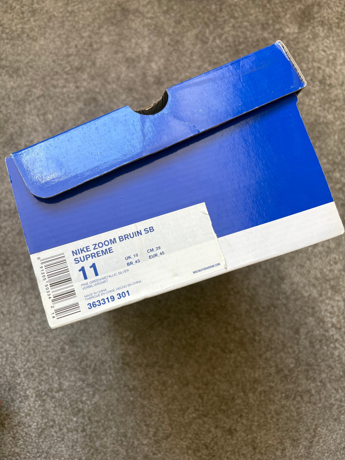 Nike SB x Supreme 2009 Zoom Bruin Trainers