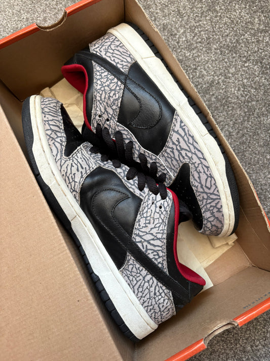 Nike SB Supreme Cement 2002 Dunks