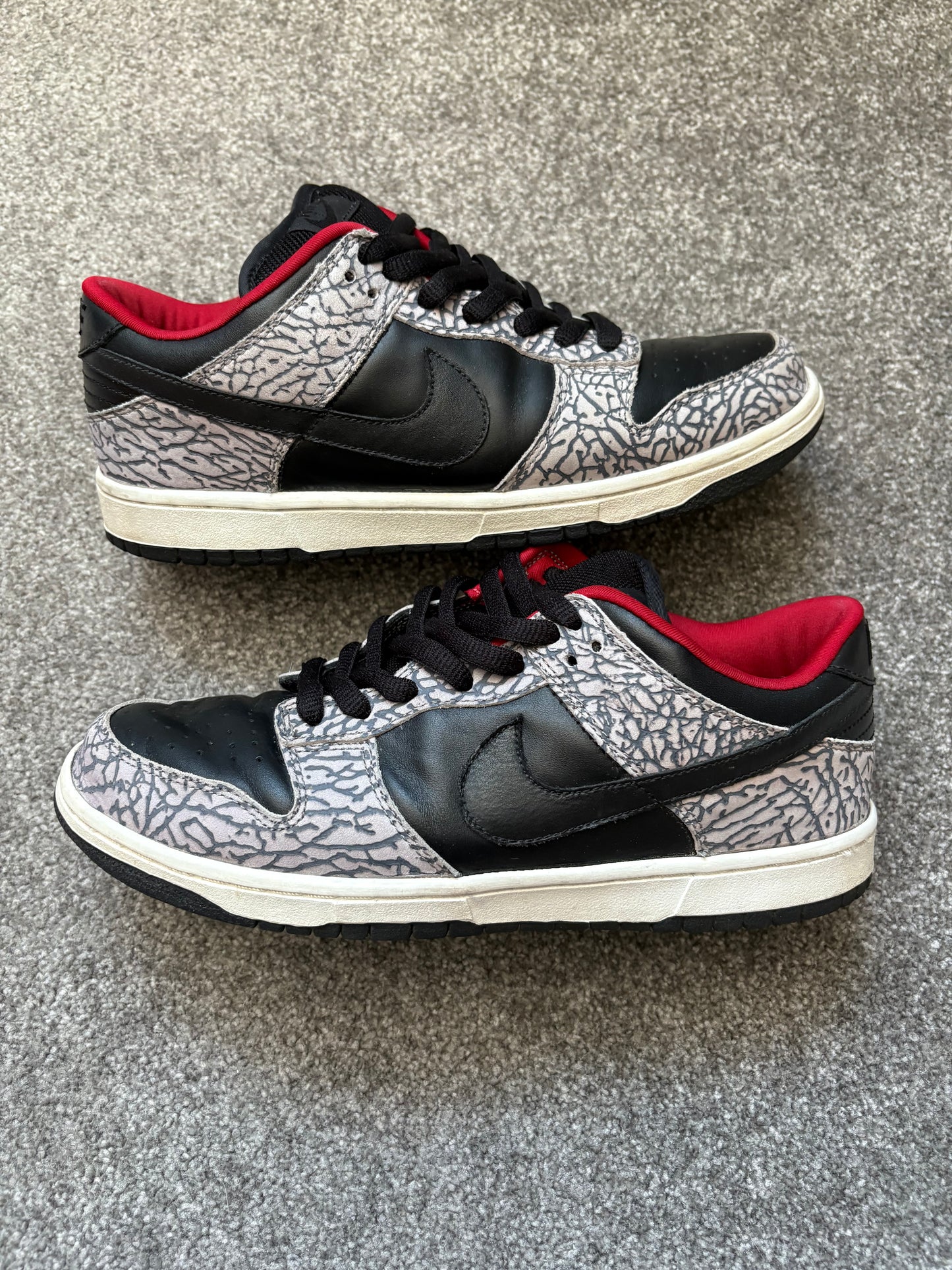 Nike SB Supreme Cement 2002 Dunks