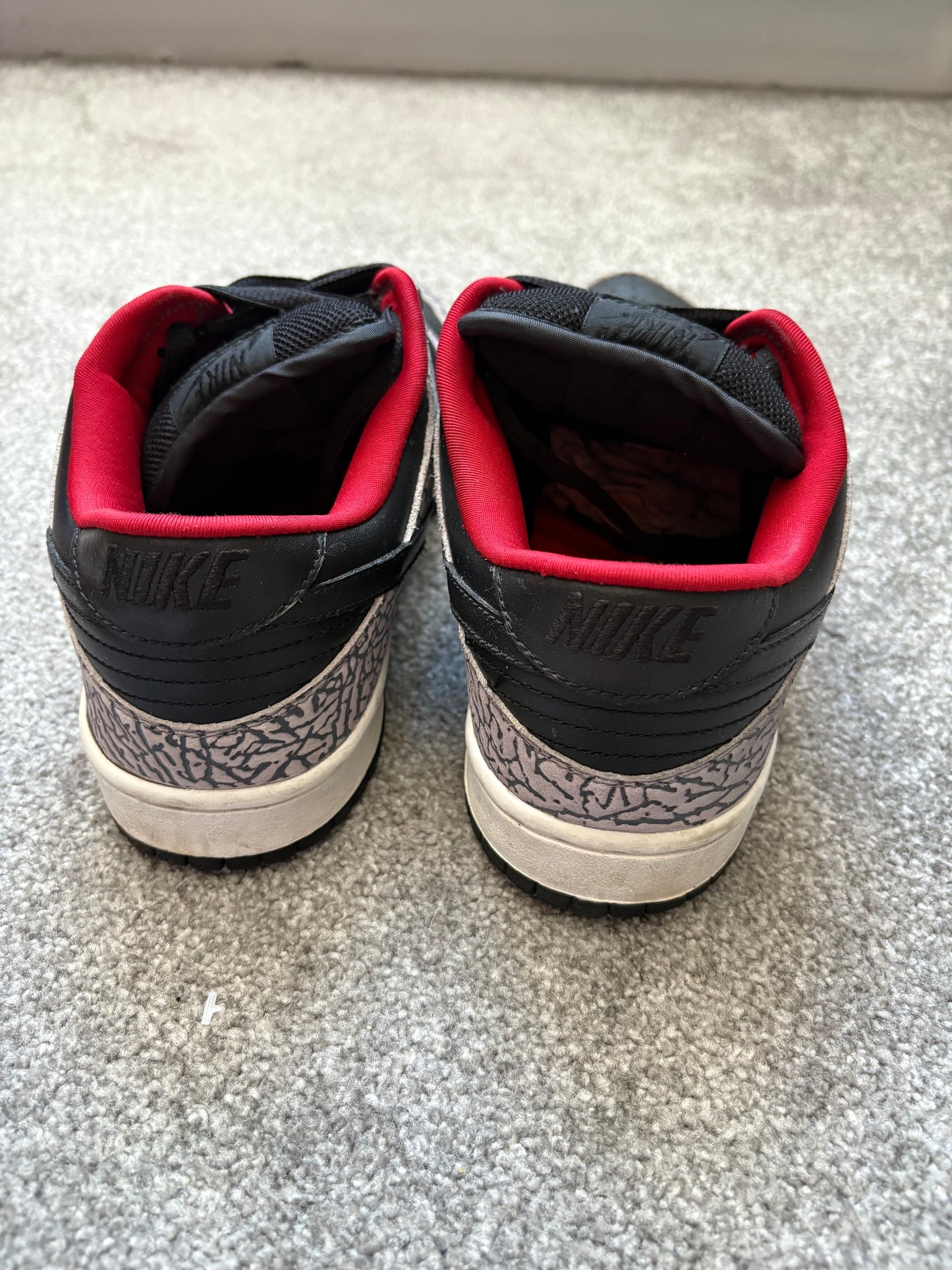 Nike SB Supreme Cement 2002 Dunks