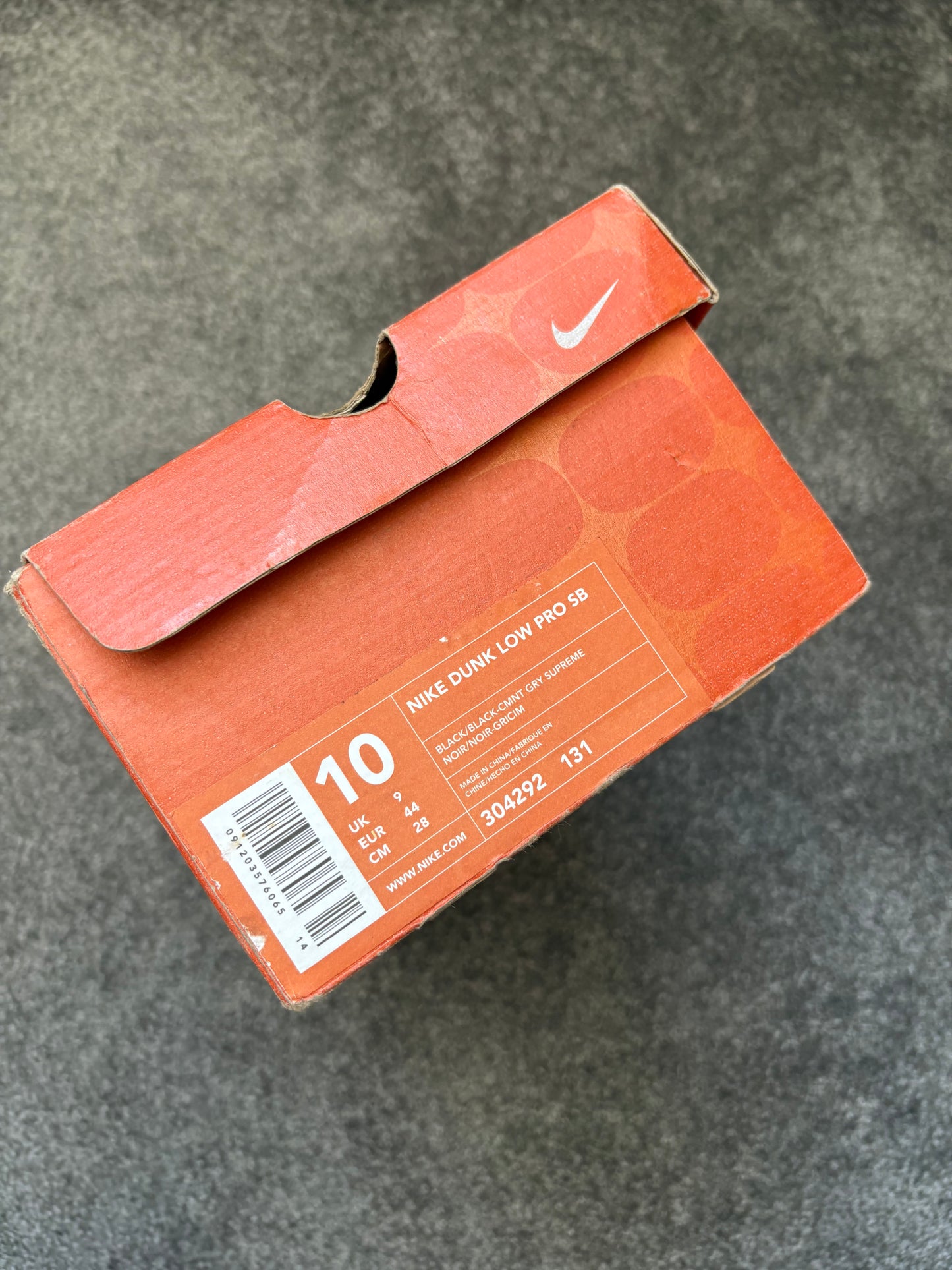 Nike SB Supreme Cement 2002 Dunks