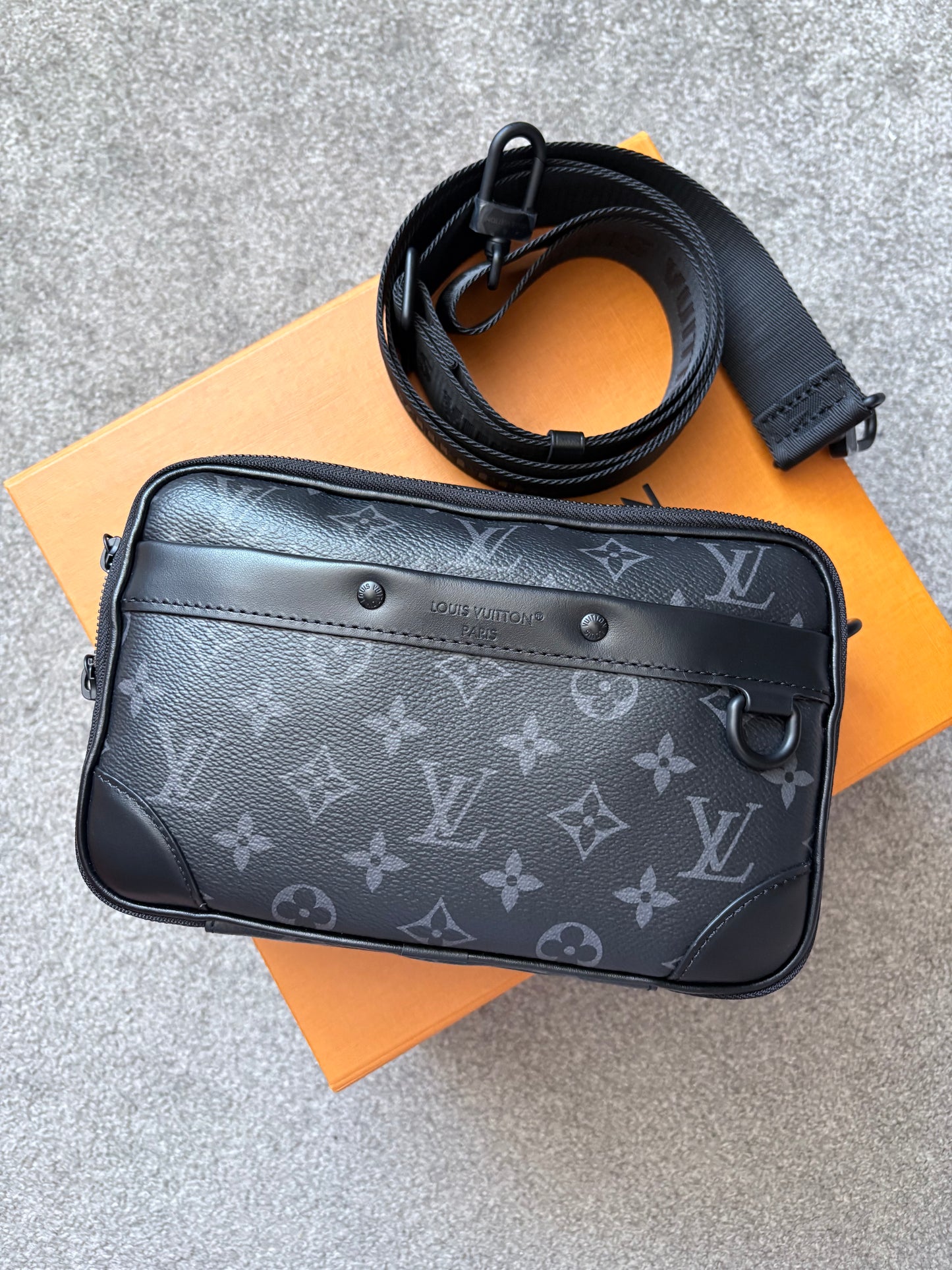 Louis Vuitton Alpha Messenger Black Leather Monogram Eclipse Bag
