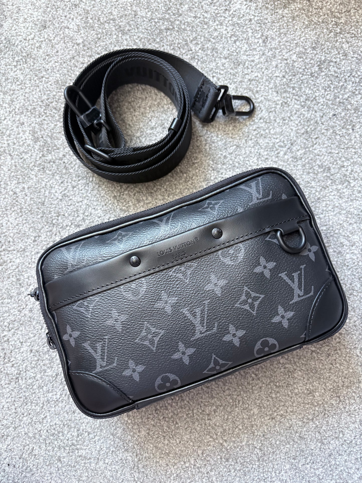 Louis Vuitton Alpha Messenger Black Leather Monogram Eclipse Bag