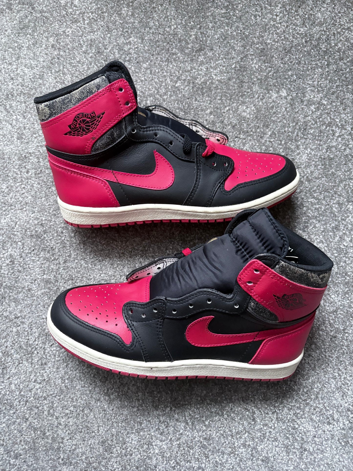 Nike 1985 Air Jordan 1 Bred OG Trainers