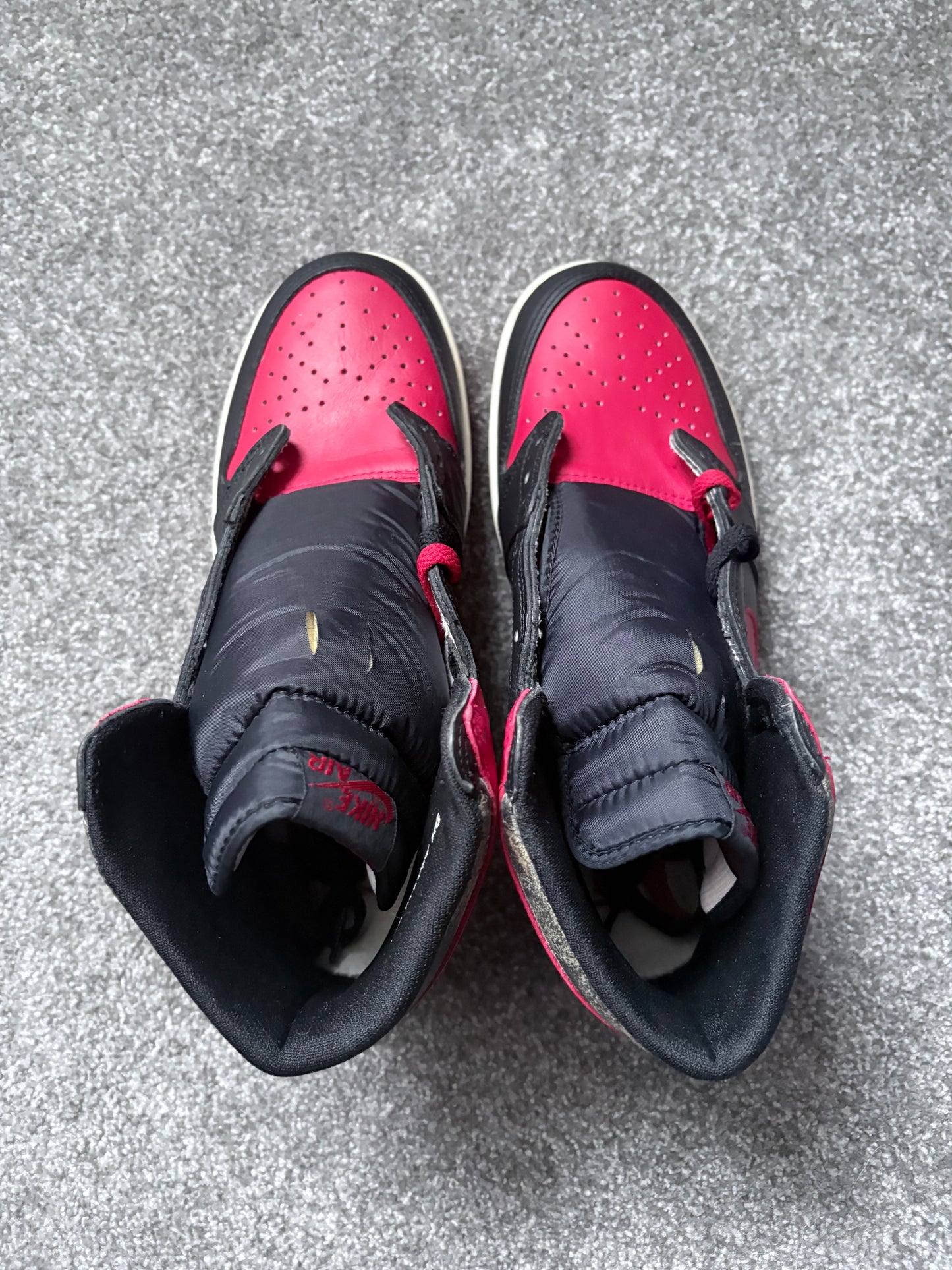 Nike 1985 Air Jordan 1 Bred OG Trainers