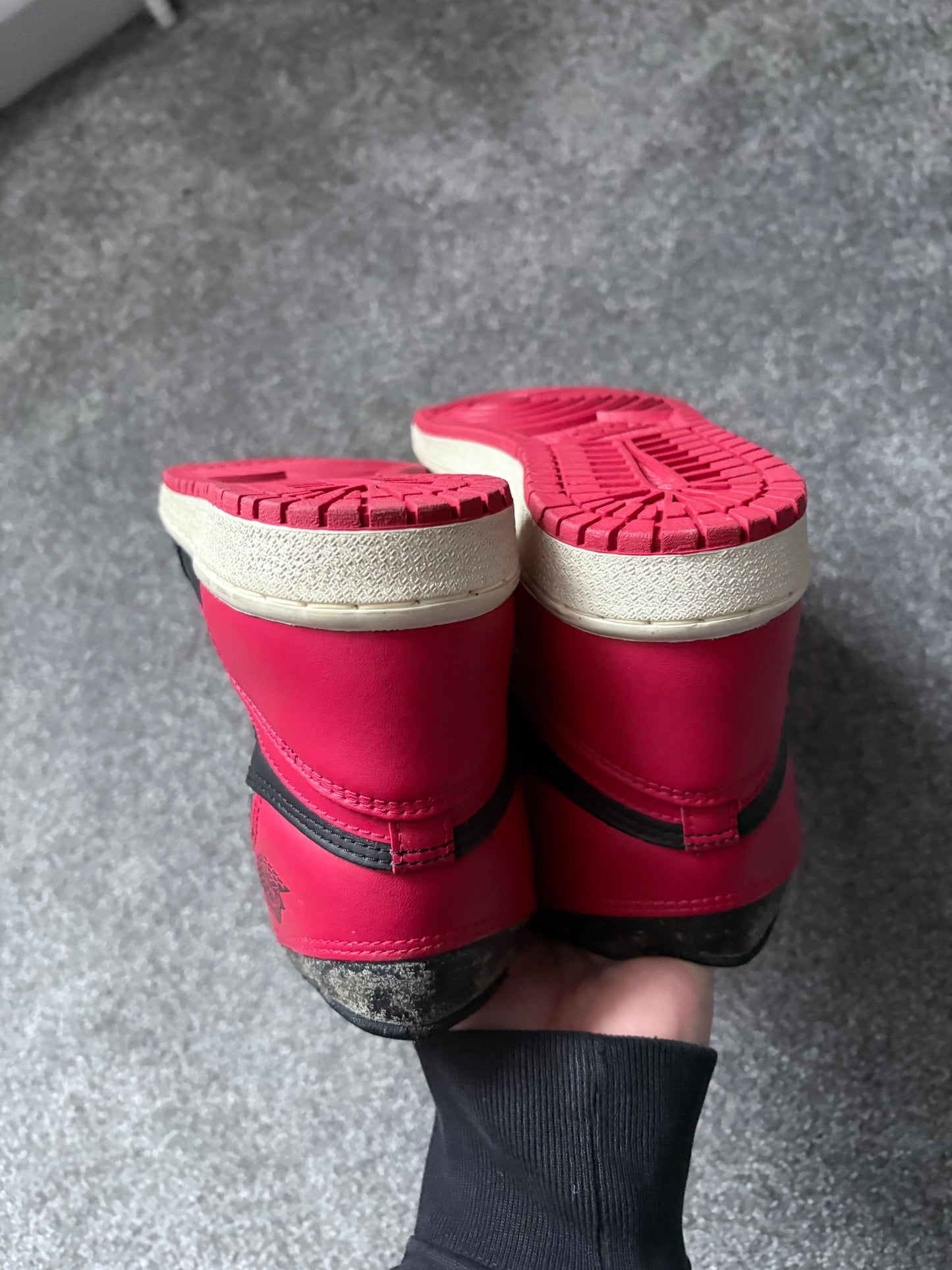 Nike 1985 Air Jordan 1 Bred OG Trainers